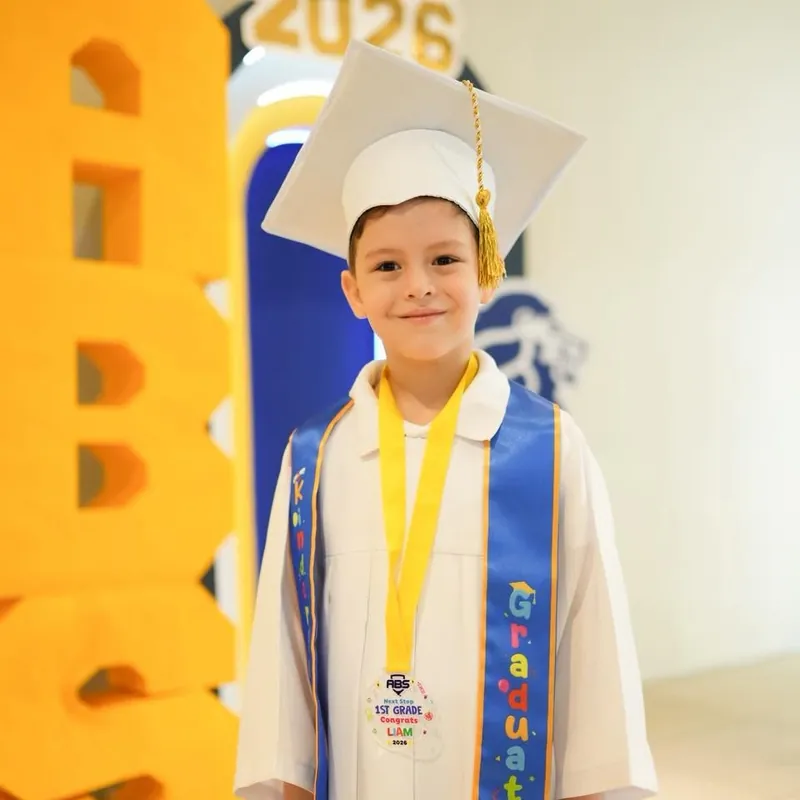 Graduado de kínder de Academia Bilingüe Shalom